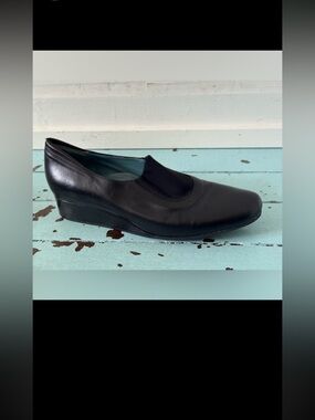 Cordani linea blu" EU 42 leather w/ Elastic slip-on Loafer 1” Crepe Wedge Sole